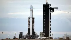 నిప్పులు చిమ్ముకుంటూ నింగికి నేనెగిరిపోయా!