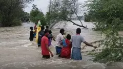 కోస్తాంధ్రను వణికిస్తున్న మిగ్‌జాం తుపాన్‌