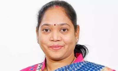 ఈ సీటు సుచరితకు ఎందుకిచ్చినట్లు ఈ సీటు సుచరితకు ఎందుకిచ్చినట్లు