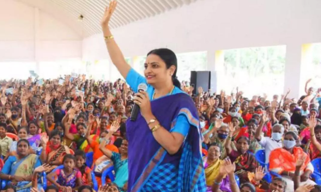 ఉషమ్మా, ఈ బలప్రదర్శన ఎందుకమ్మా!