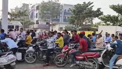 శ్రీలంకన్‘క్యూ’ కాదు.. ఇండియన్ లైన్లే