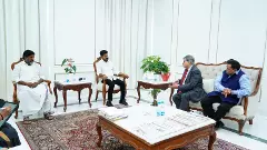 కెసిఆర్ తలుపులు మూశాడు, రేవంత్ స్వాగతించాడు...