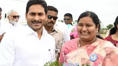 వైసిపిలో ఐదు కుటుంబాలకు స్పెషల్ క్యాటగరి స్టేటస్, ఆ కధేంటంటే...