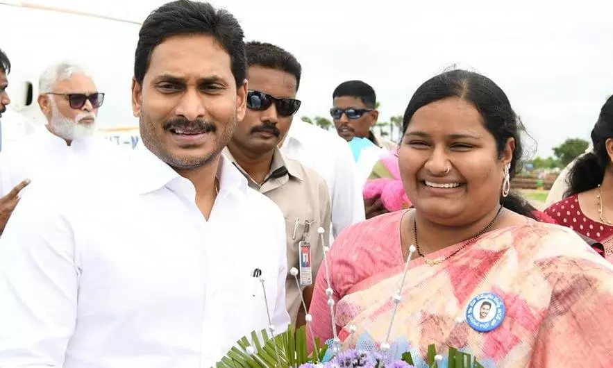 వైసిపిలో ఐదు కుటుంబాలకు స్పెషల్ క్యాటగరి స్టేటస్, ఆ కధేంటంటే...