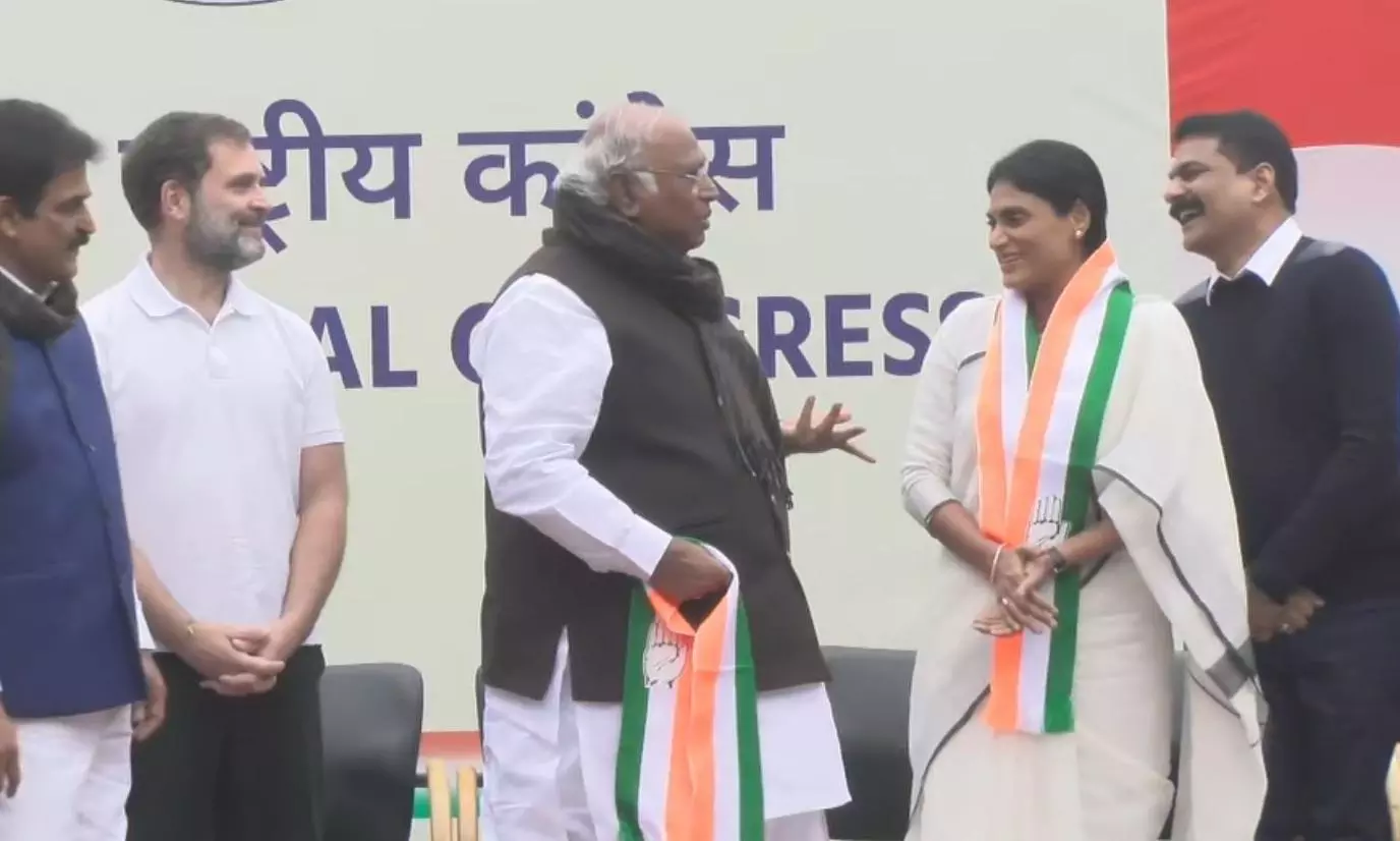 బ్రదర్ అనిల్ కాంగ్రెస్ కండువా ఎందుకు కప్పుకోలేదు?