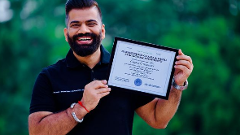 ఒక్క ఐడియా పేదరికానికి పాతరేసింది!