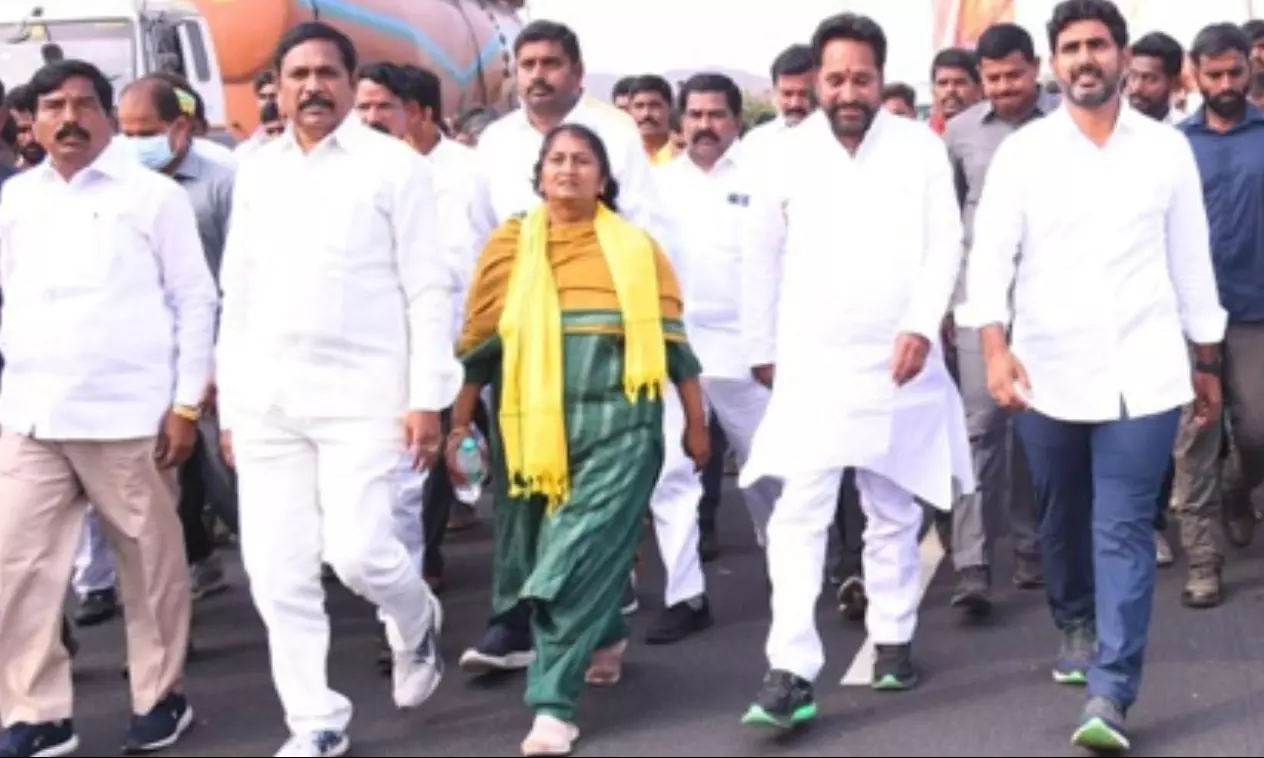 పెనుకొండలో ఉషా వర్సెస్ సవితమ్మ