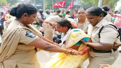 మెట్టుదిగని జగన్, మడమ తిప్పని అంగన్ వాడీ సైన్యం