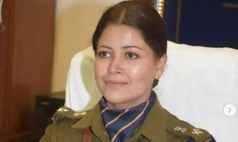 ఈ ఐపీఎస్ అధికారి... మొన్నటి బాలివుడ్ బ్యూటీ