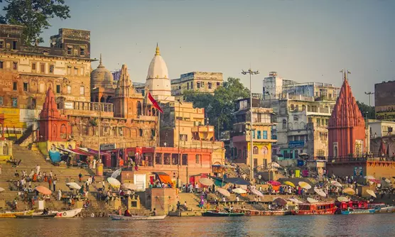 వారణాసిలో భక్తులు, పర్యాటకులకు ఉచిత బోటు ప్రయాణం వారణాసిలో భక్తులు, పర్యాటకులకు ఉచిత బోటు ప్రయాణం