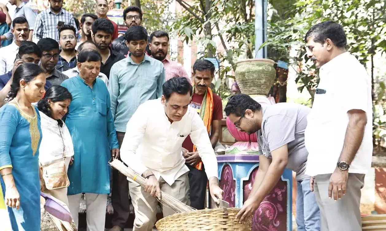 ఇదంతా కర్ణాటకలో హిందువుల మద్దతు కోసమే...