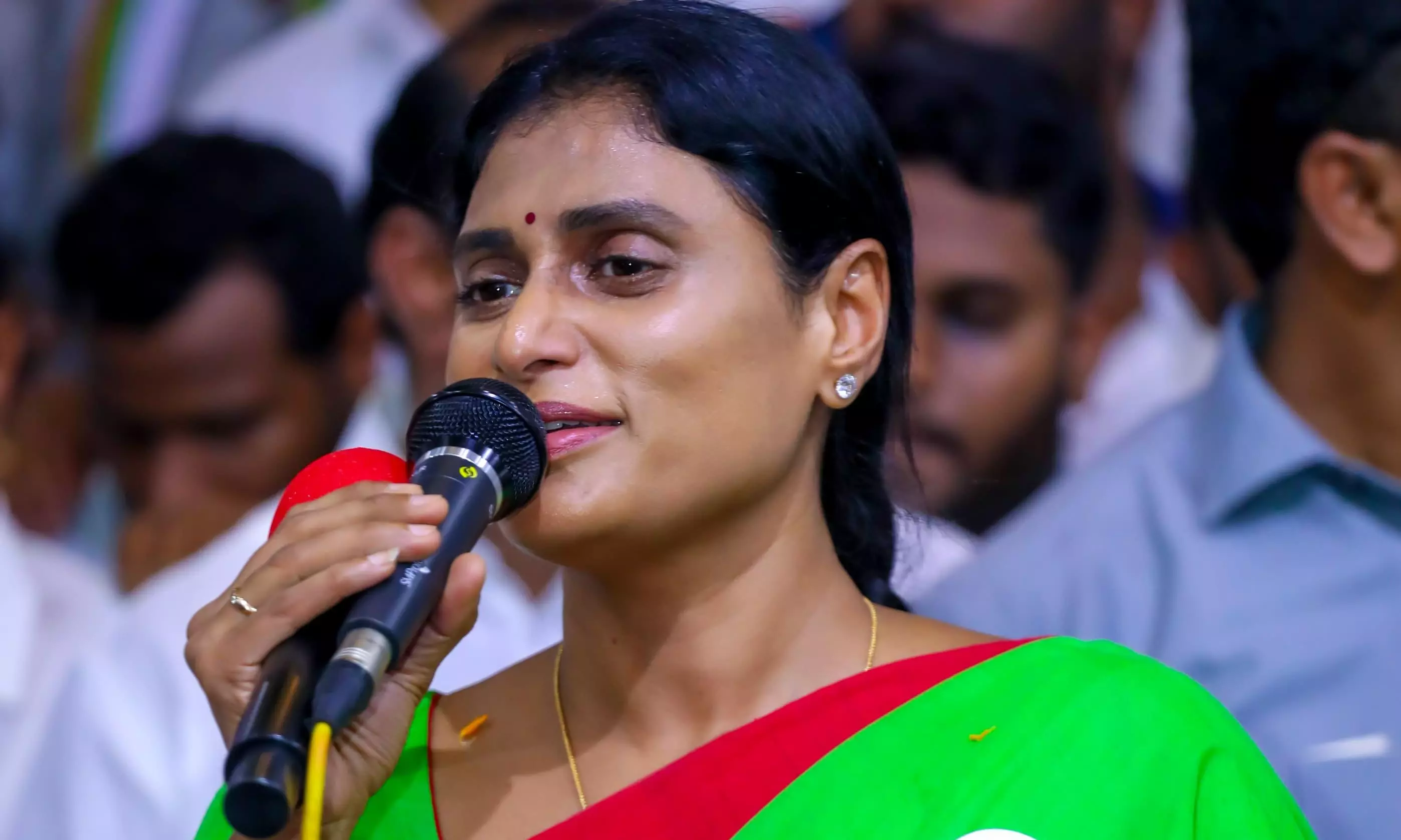 ఢిల్లీలో షర్మిల సమరం