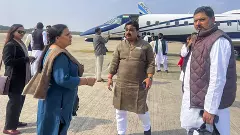 హైదరాబాద్‌ చేరుకున్న జార్ఖండ్‌ కాంగ్రెస్‌ ఎమ్మెల్యేలు