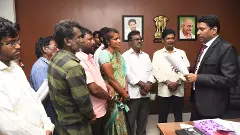 జగనన్న ఇళ్ల పట్టాల్లో స్థలం చూపరా? సీపీఎం