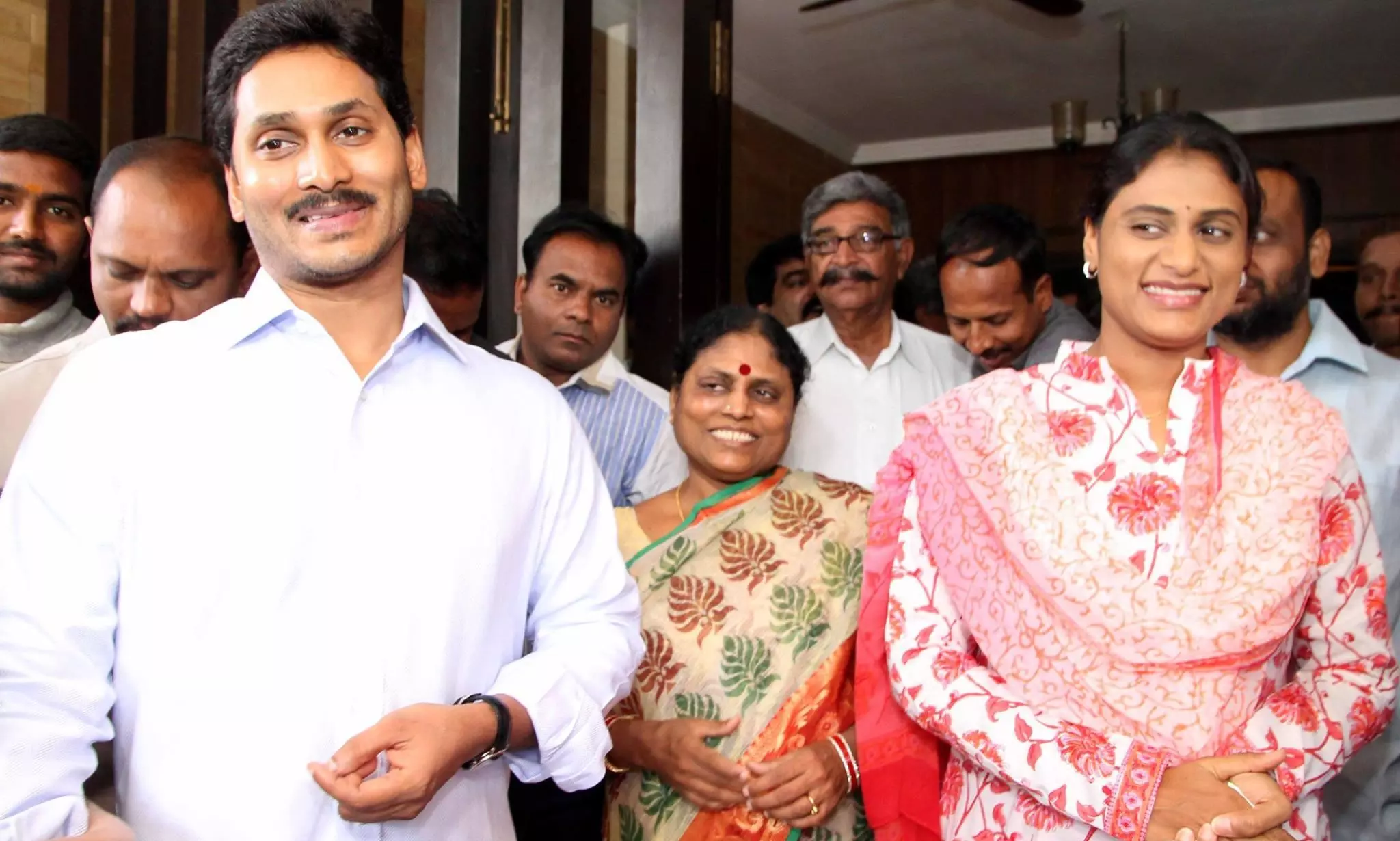 నిజమైన వైఎస్సార్‌ వారసులెవరు?