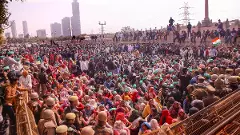 రైతుల బైఠాయింపుతో ఢిల్లీ శివారులో భారీగా ట్రాఫిక్‌ జామ్‌