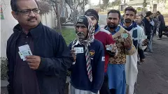 పాకిస్తాన్ లో రీపోలింగ్, పీటీఐ రిగ్గింగ్ కు పాల్పడిందని ఆరోపణ