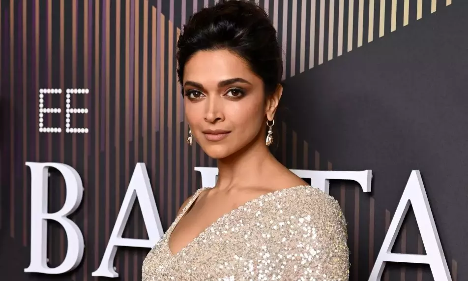 చీరకట్టుతో ప్రేక్షకులను ఫిదా చేసిన ‘దీపికా’