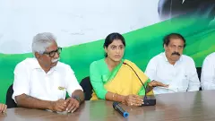 కమ్యూనిస్టులతో షర్మిల చర్చలు సక్సెస్