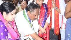 ఝాన్సీ ఫైటింగ్... బొత్స ఫీల్డింగ్...