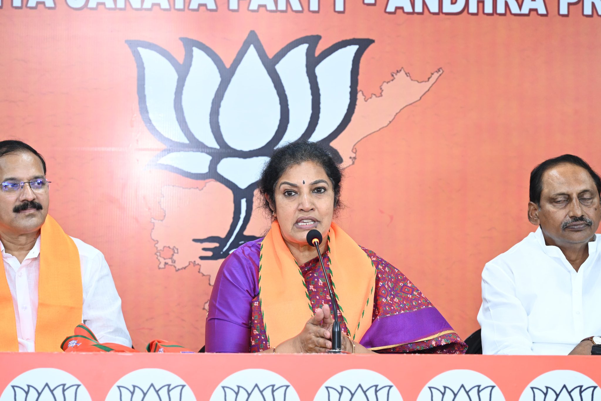 ఏపీ బీజేపీలో గందరగోళం ఎందుకు?