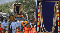 శోభాయమానంగా శ్రీవారి లక్ష్మీకాసులహారం శోభాయాత్ర