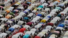 అక్కడ ముస్లీం మైనారీటీలే మెజారీటీలు