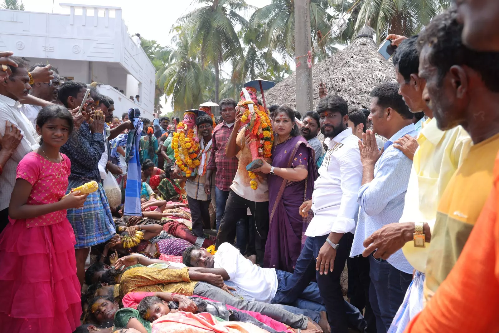 నూకతాతా.. నన్నో తన్ను తన్నవా!?