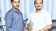 అమలాపురం బరిలో కోడి కత్తి శీను..