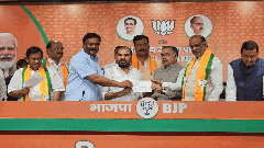 తెలంగాణలో వలస నేతలకే బీజేపీ టికెట్లు