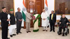 రాష్ట్రపతికి నివేదిక సమర్పించిన రామ్ నాథ్ కోవింద్ కమిటీ