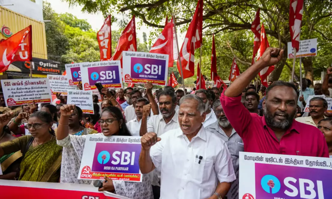 కార్మికుల కడుపుకొట్టి రాజకీయ పార్టీలకు బాండ్లు కొనిపెట్టి.. కార్మికుల కడుపుకొట్టి రాజకీయ పార్టీలకు బాండ్లు కొనిపెట్టి..