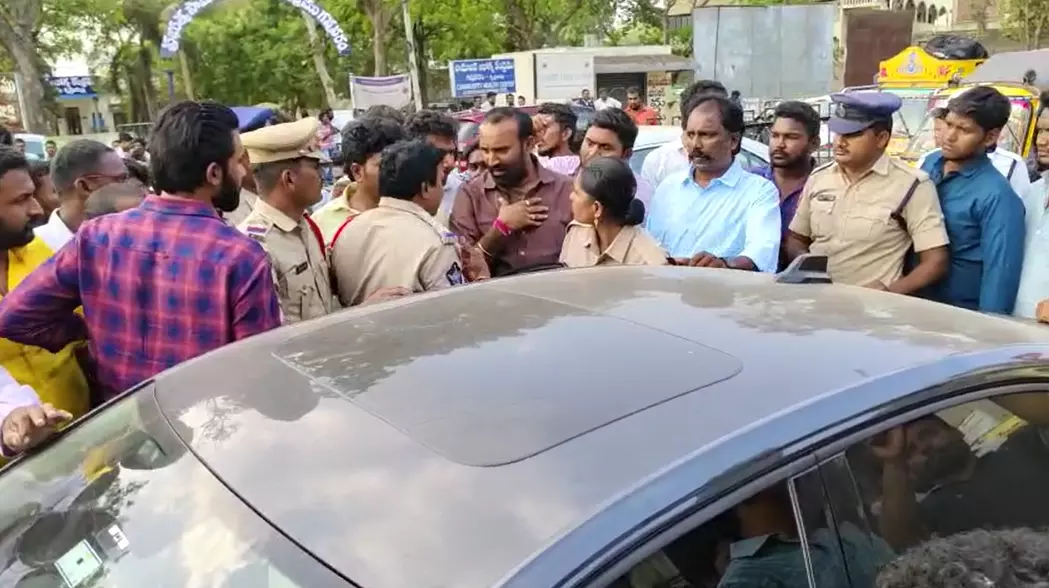 చెబితే తప్ప ‘బొమ్మ’ చెరపరా?