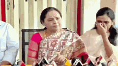 ప్రెస్‌మీట్‌లోనే బోరుమన్న సుగుణమ్మ..  ‘ వాళ్లకెలా మద్దతిస్తాం..?’