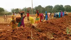 ఉపాధి కూలీల వేతనాలు పెంచుతూ కేంద్రం నిర్ణయం