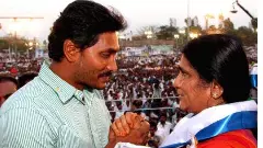 సీఎం జగన్‌ చేతిలో లక్ష్మిపార్వతి పావేనా?