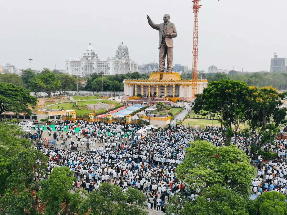 మా సీట్లలో.. ఈ వివక్ష ఏంది?