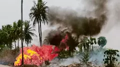 ముదినేపల్లి వద్ద ఎగిసిపడ్డ మంటలు, జనం ఉరుకులు పరుగులు