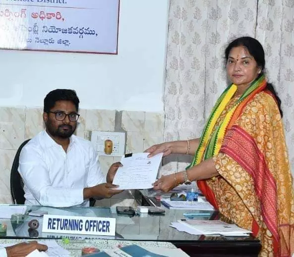 రాజకీయ పార్టీలలో ఇదే తొలి నామినేషన్