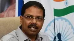 పోలింగ్ కేంద్రాల వద్ద భారీగా ఓటర్లు..