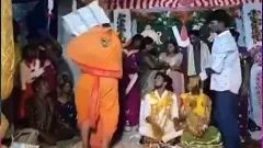 పురోహితుడికి ఘోర అవమానం.. కదిలొచ్చిన హిందూ సంఘాలు