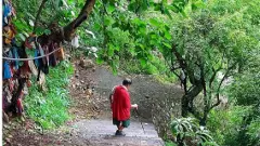 మడికోన దారిలో  స్వాగతం పలికింది బత్తెనయ్య కోన