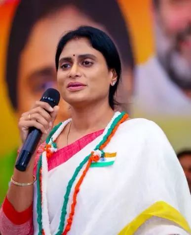 అన్న జగన్‌ను లేఖలతో బంధిస్తున్న షర్మిల