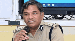 డీజీపీపై ఈసీ వేటు..