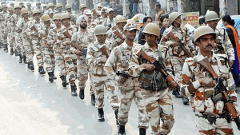 సమస్యాత్మక పోలింగ్ కేంద్రాల్లో  కేంద్ర పారామిలటరీ బలగాల పహరా