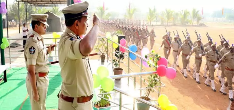 బాస్‌లపై కొరడా.. పోలీస్ అధికారుల అలర్ట్..!?