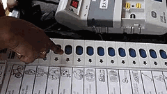 తెలంగాణలో మాక్ పోలింగ్ ప్రారంభం