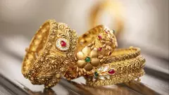 స్వల్పంగా తగ్గిన బంగారం, వెండి ధరలు