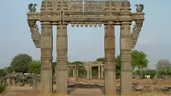 కాకతీయ తోరణం, చార్మినార్ తీసేయాలనుకోవడం ప్రజాస్వామ్య అవలక్షణం