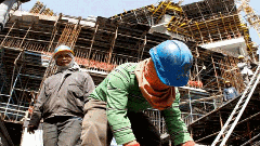 తెలంగాణ గల్ఫ్ వర్కర్లను మర్చిపోతే ఎలా?